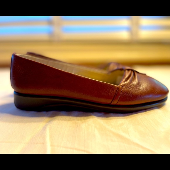 Aerosoles Special Edition fleece lined comfort flats. Brown leather size 5.5 - Picture 3 of 12